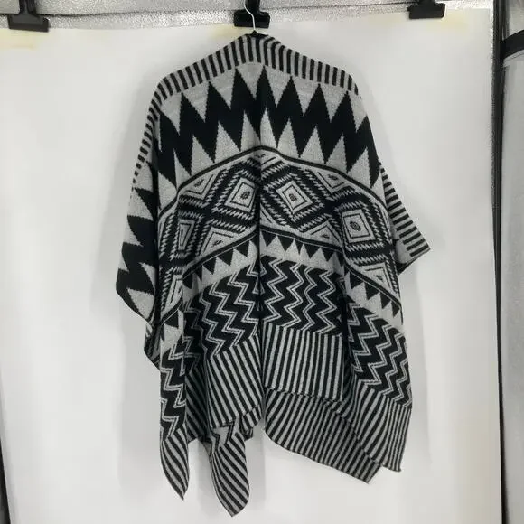 Akira Southwest Black Gray Print Western Poncho One Size Women’s Aztec - Picture 3 of 7
